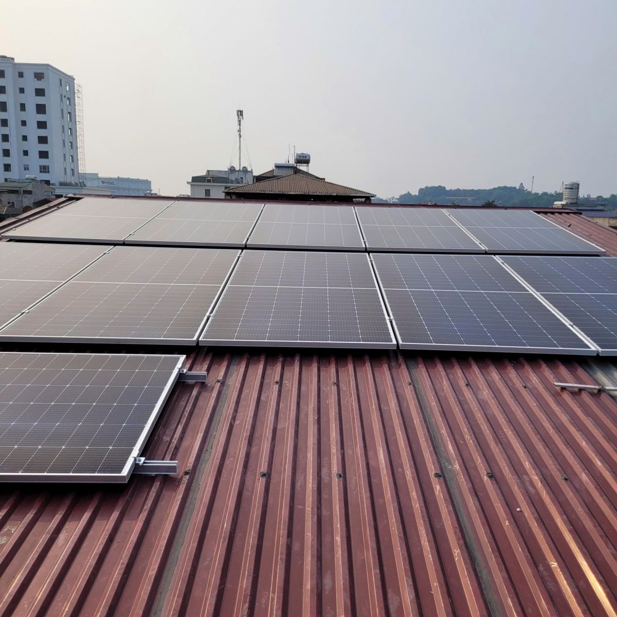 chuyen-lap-dat-he-thong-dien-mat-troi-tai-tuyen-quang